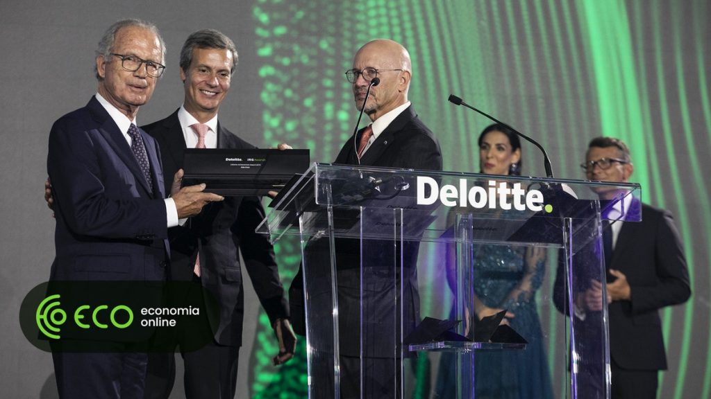 cropped-gala_irgawards114-1024x576